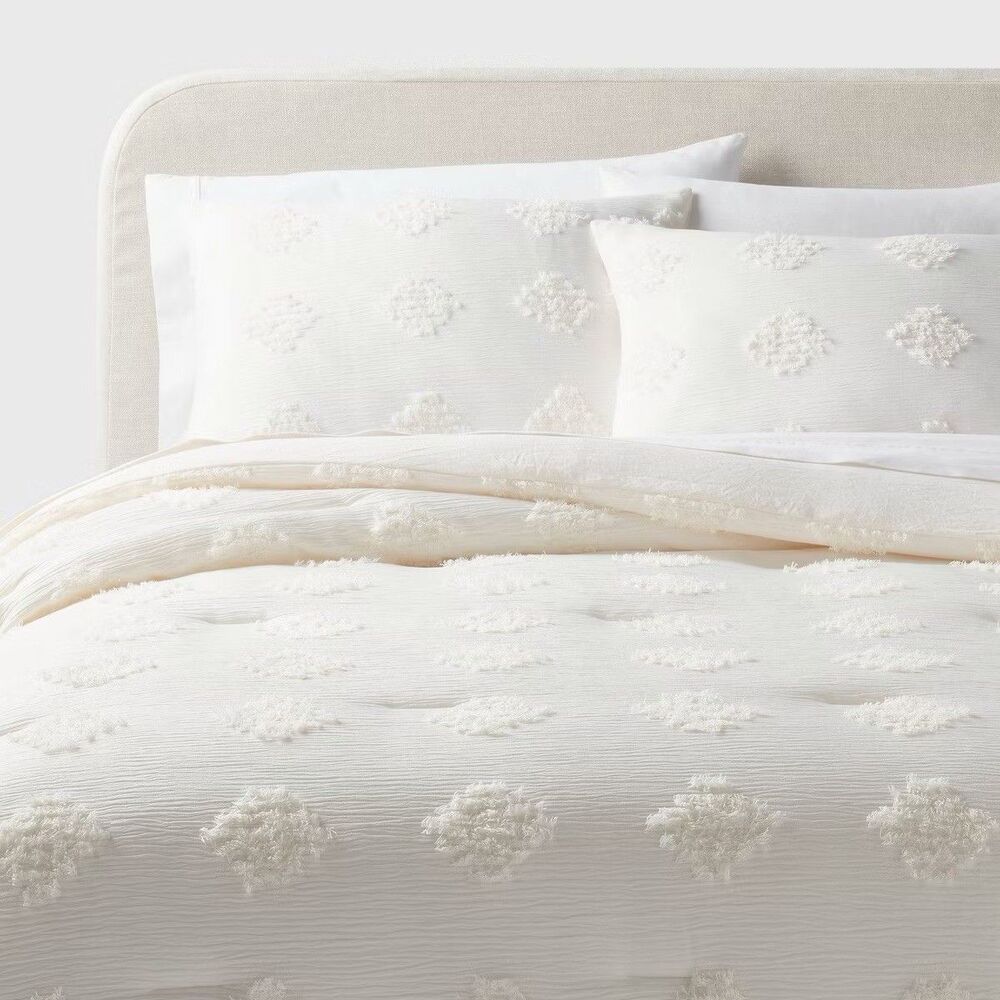 King Tufted Diamond Crinkle Comforter Ivory Threshold New No Shams